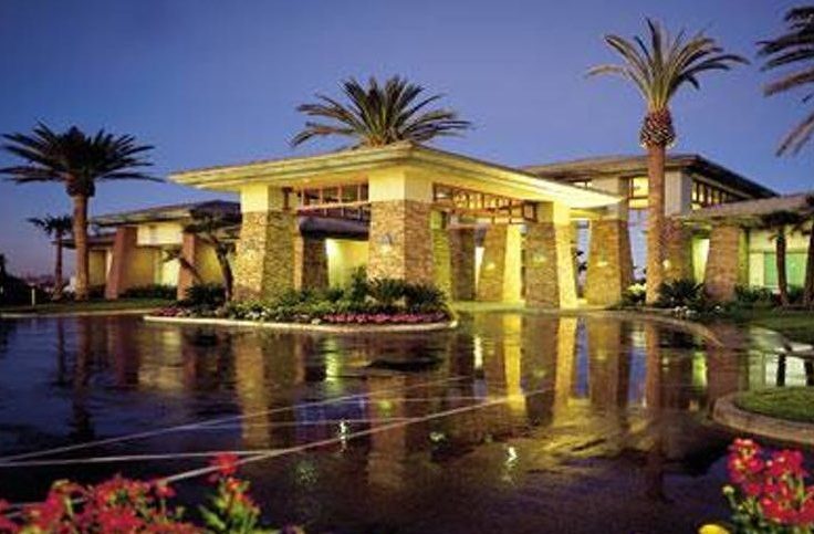 https_prismic-io.s3.amazonaws.comrhodesranch757b85e766e333fdc2d1a2d360b48e3677bee827_clubhouseentrancesmall